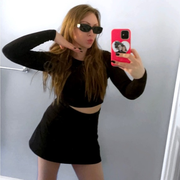 Meet Your Posher! - Picture 2 of 2